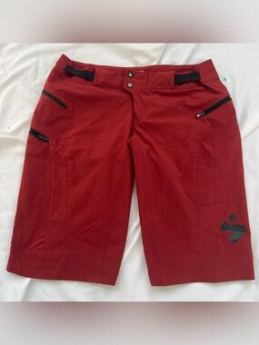 Sweet Protection Hunter II MTB Shorts Women M Dark Red Trail Bike Gorpcore
